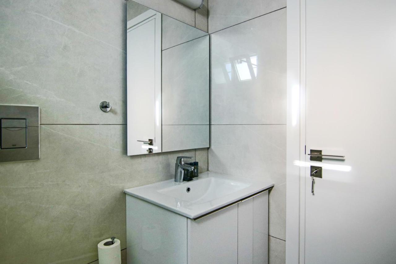 Phaedrus Living - Seaside Executive Flat Harbour 204 Appartement Paphos Buitenkant foto